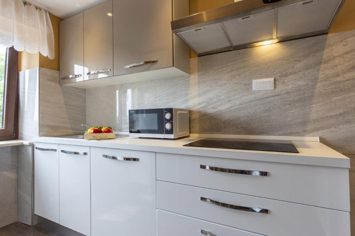 Villa Vita In Porec - Haus Fuer 6-8 Personen Kaštelir Eksteriør billede