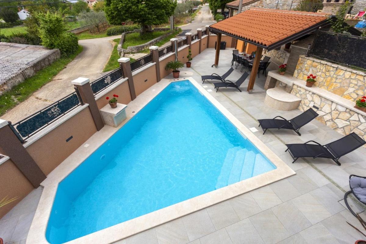 Villa Vita In Porec - Haus Fuer 6-8 Personen Kaštelir Eksteriør billede
