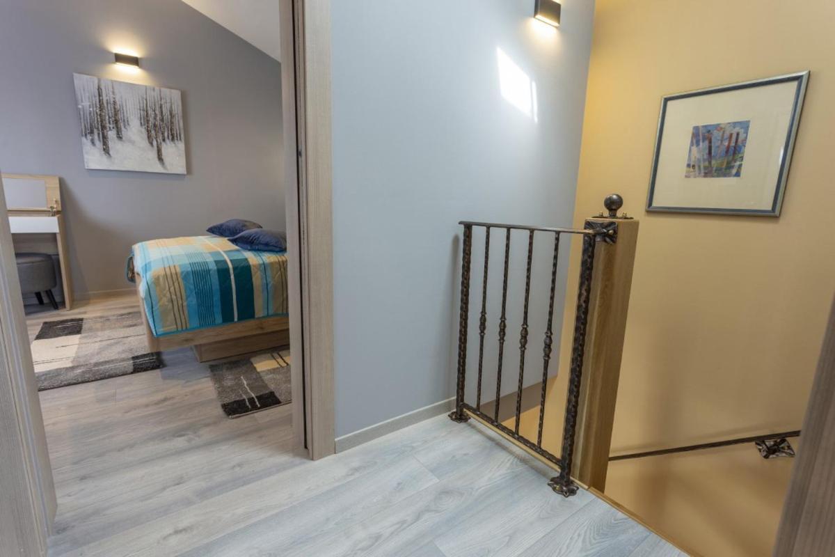 Villa Vita In Porec - Haus Fuer 6-8 Personen Kaštelir Eksteriør billede