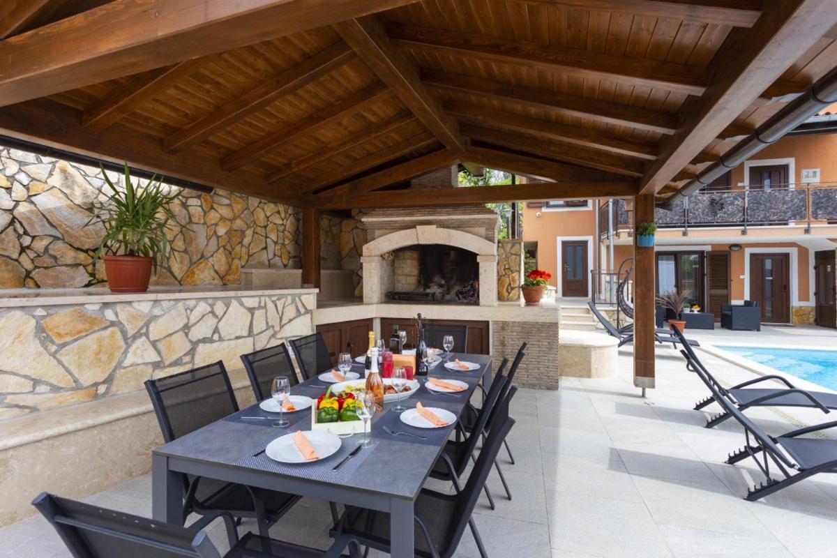Villa Vita In Porec - Haus Fuer 6-8 Personen Kaštelir Eksteriør billede