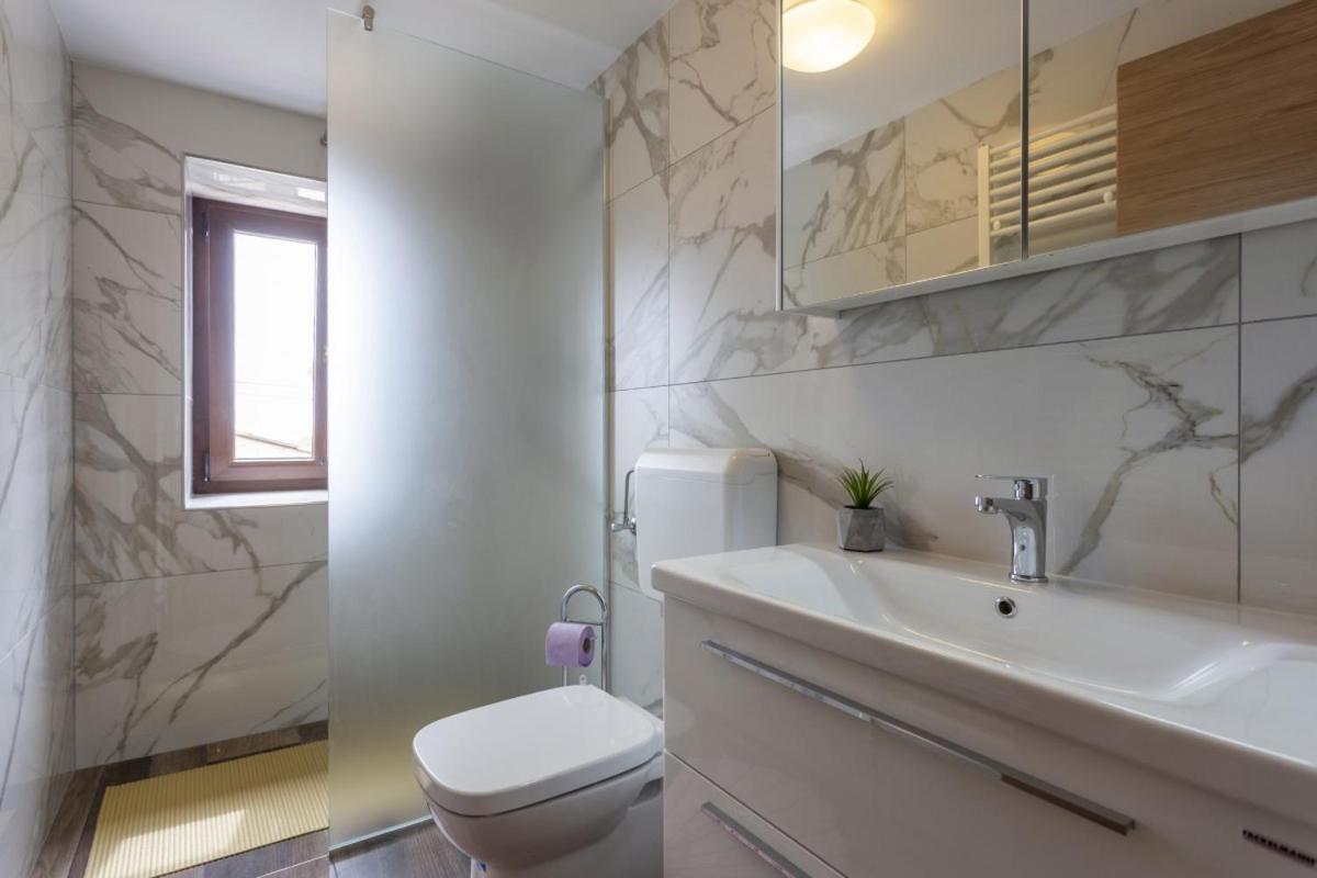 Villa Vita In Porec - Haus Fuer 6-8 Personen Kaštelir Eksteriør billede