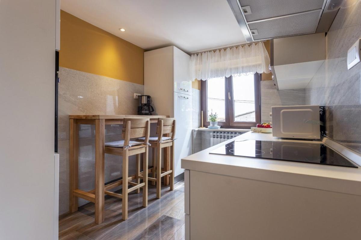 Villa Vita In Porec - Haus Fuer 6-8 Personen Kaštelir Eksteriør billede