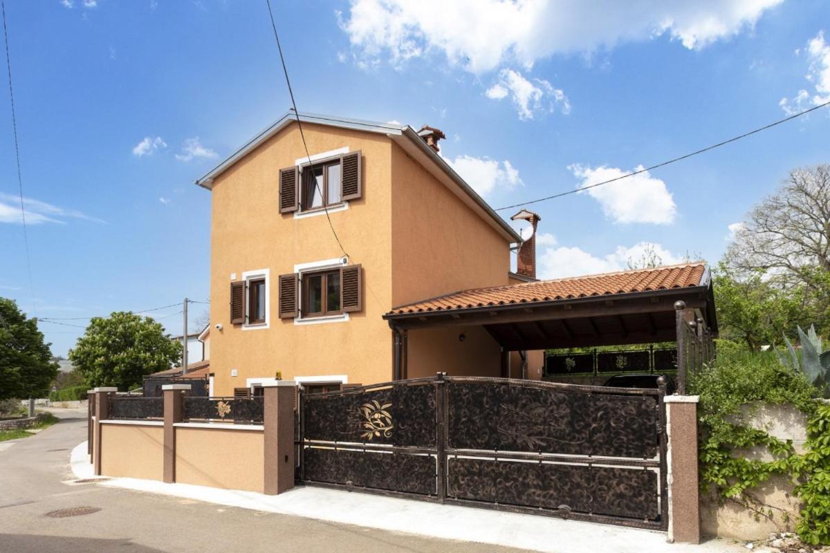 Villa Vita In Porec - Haus Fuer 6-8 Personen Kaštelir Eksteriør billede